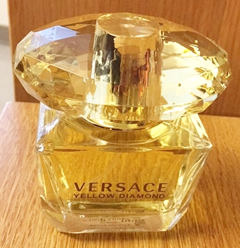 ヴェルサーチ イエローダイアモンド レビュー ラグジュアリーで甘くセクシーな印象の香り 香水おすすめ聞いてみた 香水のレビューブログ ヴェルサーチ イエローダイアモンド レビュー ラグジュアリーで甘くセクシーな印象の香り 香水おすすめ聞いてみた 香水のレビューブログ
